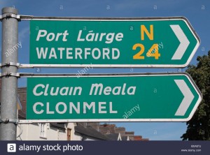 generic-irish-road-signs-for-waterford-n24-and-clonmel-in-cahir-co-BXA5TJ
