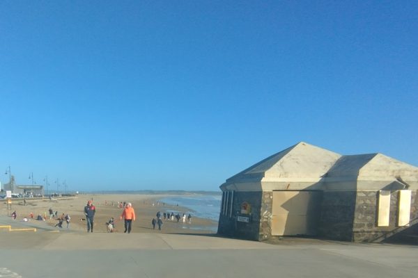 Exclusive:

&nbsp;

Admission charges

to main beaches

will apply this year

&nbsp;